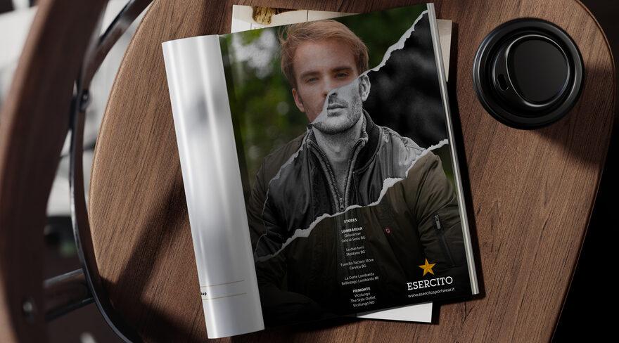 Scatto campagna Esercito Sportswear: modello riflesso nello specchietto di un’auto